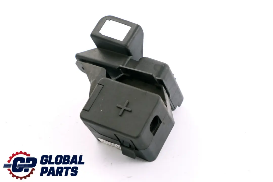 Tapa Positivo B Bateria Terminal Punto Caja para BMW E83 con número de pieza 8371011 BMW E83 Tapa Positivo B Bateria Terminal Punto Caja - SKU 8371011 - Número de pieza 8371011