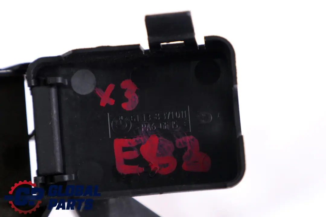 Tapa Positivo B Bateria Terminal Punto Caja para BMW E83 con número de pieza 8371011 BMW E83 Tapa Positivo B Bateria Terminal Punto Caja - SKU 8371011 - Número de pieza 8371011