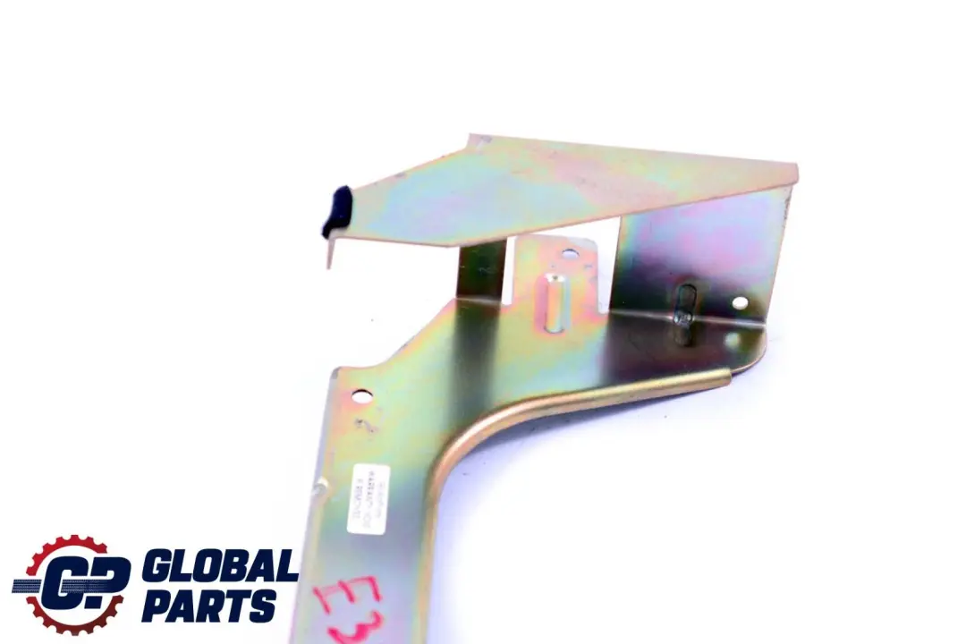 Halter CD-Wechsler Montage für BMW 5 er E39 mit Teilenummer 8371137 BMW 5 er E39 Halter CD-Wechsler Montage - SKU 8371137 - Teilenummer 8371137