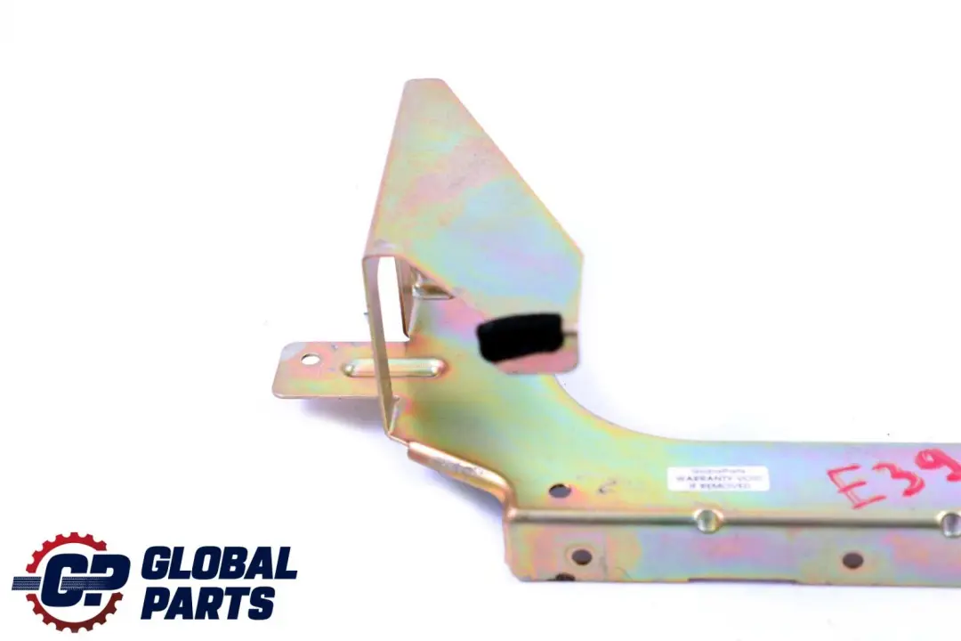 Halter CD-Wechsler Montage für BMW 5 er E39 mit Teilenummer 8371137 BMW 5 er E39 Halter CD-Wechsler Montage - SKU 8371137 - Teilenummer 8371137