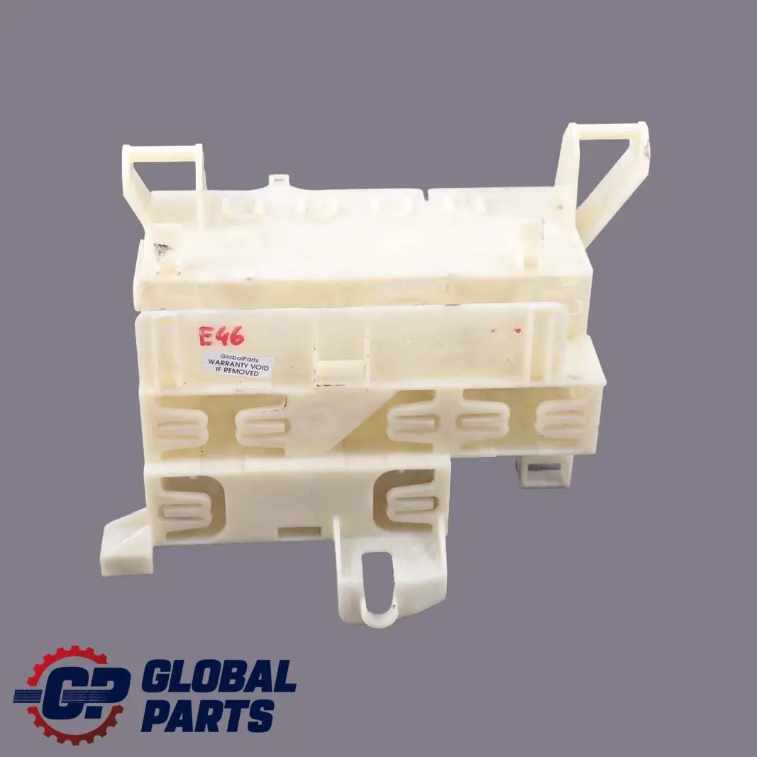 Modulo di controllo relè Supporto staffa 6135 per BMW E46 con numero di parte 61358371312 BMW E46 Modulo di controllo relè Supporto staffa 6135 - SKU 8371312 - Numero di parte 61358371312