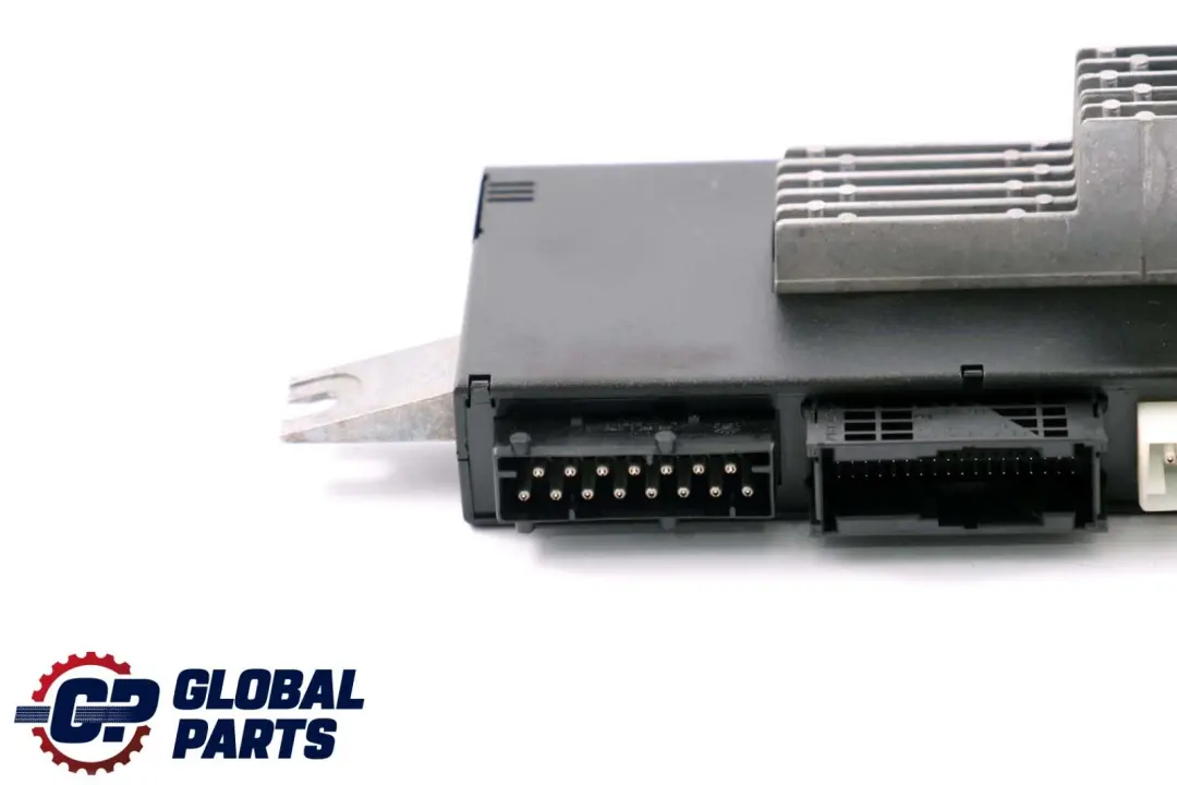 Footwell ECU Light Control Module LCM II LOEWE to BMW 5 Series E39 with Part number 8372874 BMW 5 Series E39 Footwell ECU Light Control Module LCM II LOEWE - SKU 8372874 - Part number 8372874