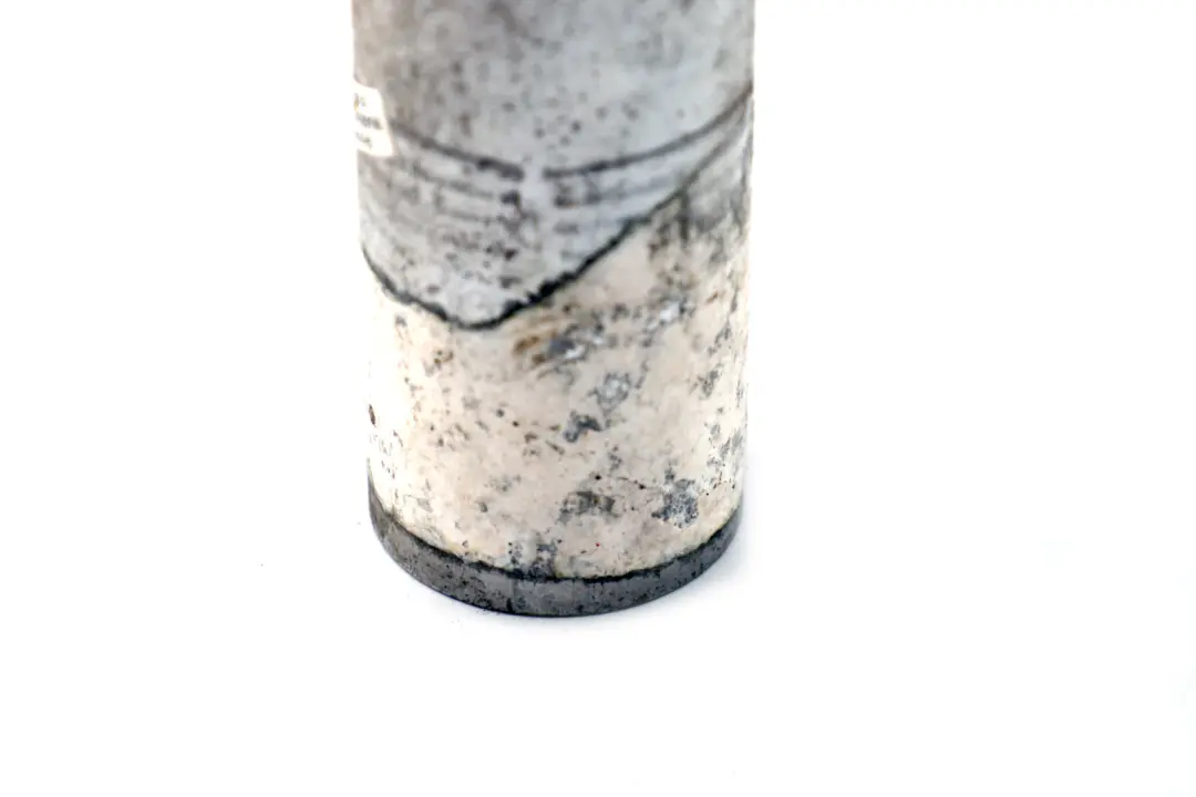 Flasche Climatisation 8377330 pour BMW X3 E38 E39 E46 E83 à propos du numéro de pièce 8377332 BMW X3 E38 E39 E46 E83 Flasche Climatisation 8377330 - SKU 8377332 - Numéro de pièce 8377332