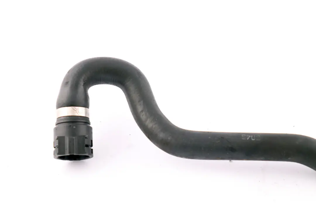 BMW E65 E66 E67 Manguera Adicional Válvula de la Bomba de Agua - SKU 8377698 - Número de pieza 8377698