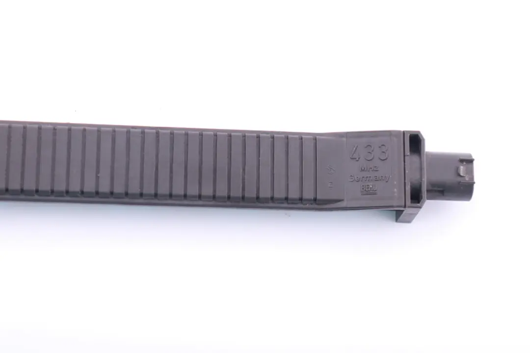 Antenne de réception RDC 433MHZ pour BMW E38 E39 E46 E53 E65 à propos du numéro de pièce 8378753 BMW E38 E39 E46 E53 E65 Antenne de réception RDC 433MHZ - SKU 8378753 - Numéro de pièce 8378753