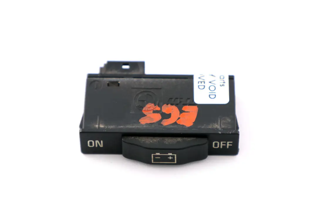 Interruttore Distribution 6131 per BMW E65 E66 E67 con numero di parte 8379594 BMW E65 E66 E67 Interruttore Distribution 6131 - SKU 8379594 - Numero di parte 8379594