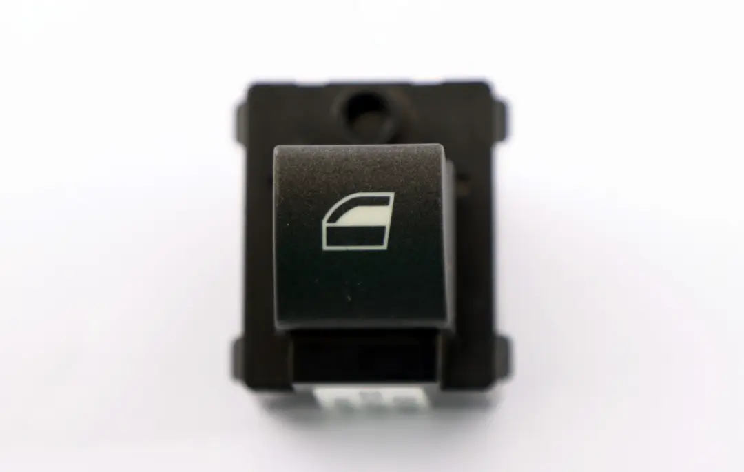 Interruptor Elevalunas Boton para BMW E65 E66 E67 con número de pieza 8379597 BMW E65 E66 E67 Interruptor Elevalunas Boton - SKU 8379597 - Número de pieza 8379597