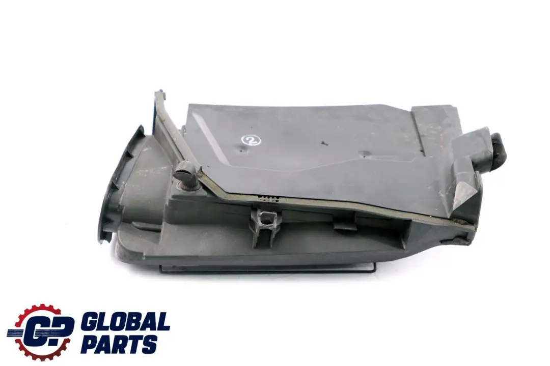 Tapa Inferior del Microfiltro de Aire Parte Derecha para BMW E39 con número de pieza 8379624 BMW E39 Tapa Inferior del Microfiltro de Aire Parte Derecha - SKU 8379624 - Número de pieza 8379624
