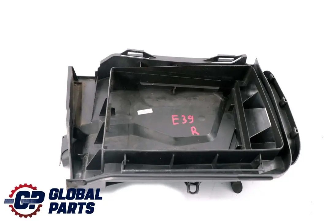 Mikrofilter Gehäuse Unterteil Abdeckung Rechts für BMW E39 mit Teilenummer 8379624 BMW E39 Mikrofilter Gehäuse Unterteil Abdeckung Rechts - SKU 8379624 - Teilenummer 8379624