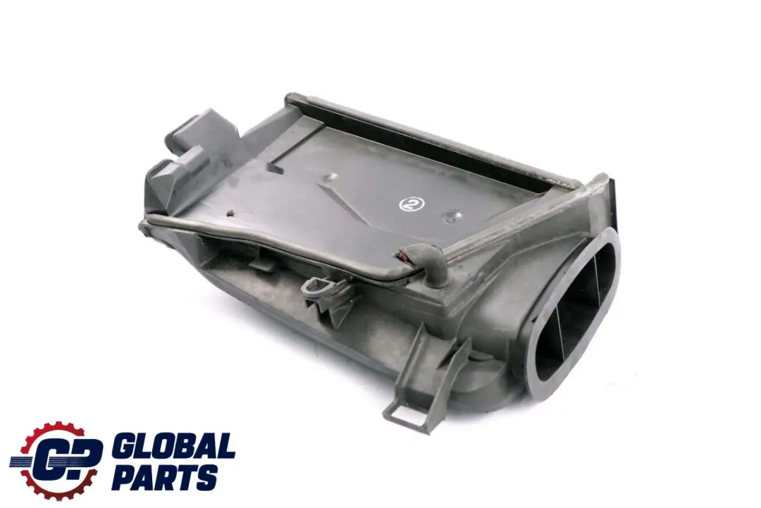 Tapa Inferior Microfiltro de Aire Parte Izquierda para BMW E39 con número de pieza 8379625 BMW E39 Tapa Inferior Microfiltro de Aire Parte Izquierda - SKU 8379625 - Número de pieza 8379625