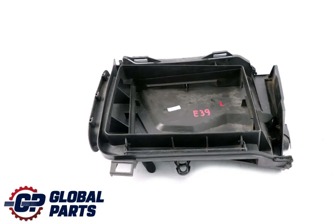 Tapa Inferior Microfiltro de Aire Parte Izquierda para BMW E39 con número de pieza 8379625 BMW E39 Tapa Inferior Microfiltro de Aire Parte Izquierda - SKU 8379625 - Número de pieza 8379625