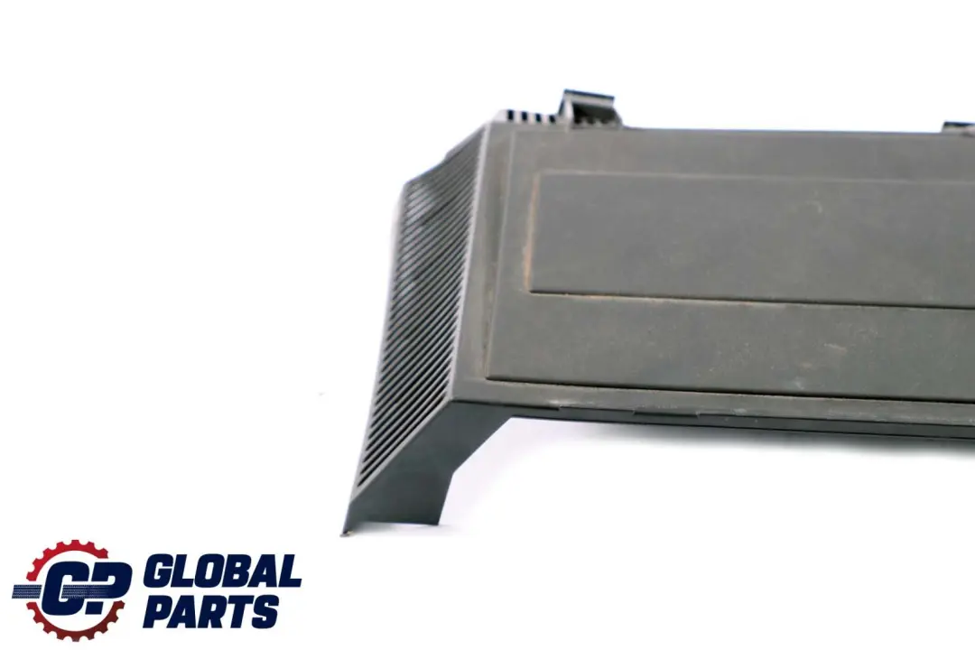 Derecho Caja de Aire Microfiltro de Polen Tapa de Servicio para BMW E39 con número de pieza 8379626 BMW E39 Derecho Caja de Aire Microfiltro de Polen Tapa de Servicio - SKU 8379626 - Número de pieza 8379626