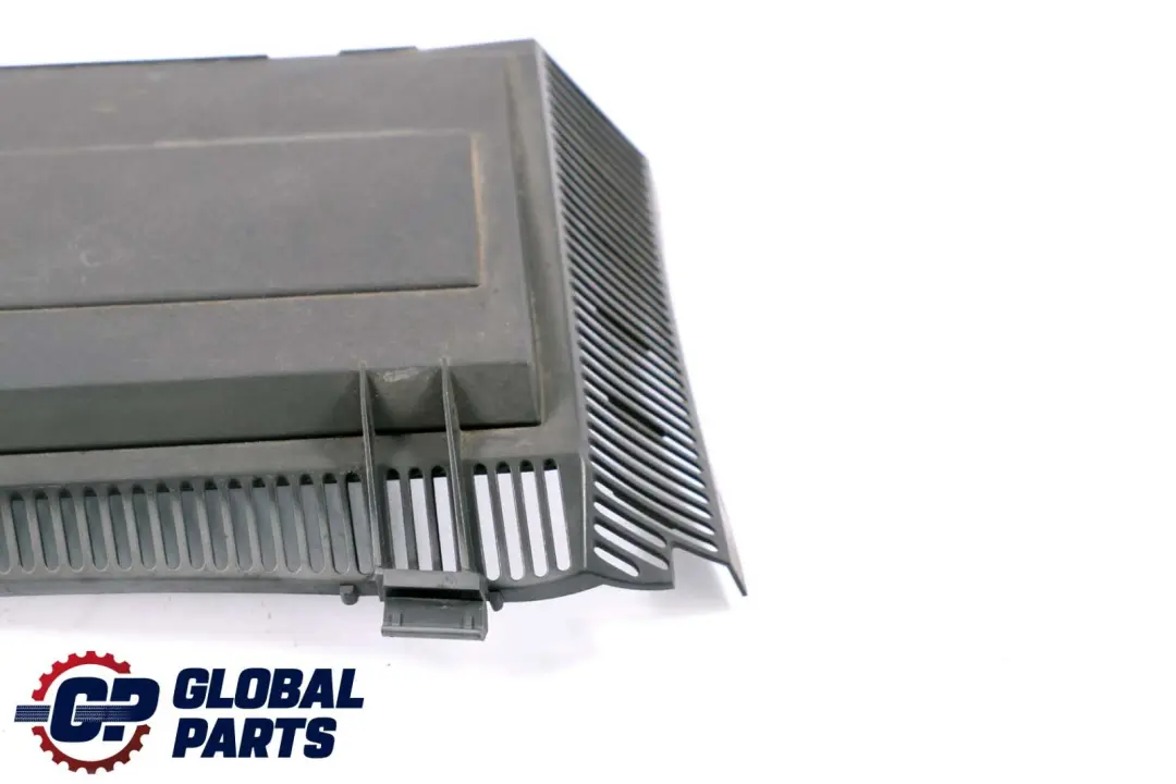 Boîte à air droite Microfiltre à pollen Housse de service pour BMW E39 à propos du numéro de pièce 8379626 BMW E39 Boîte à air droite Microfiltre à pollen Housse de service - SKU 8379626 - Numéro de pièce 8379626