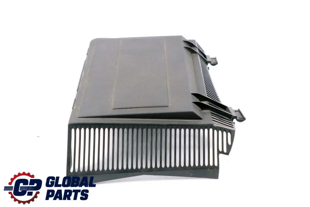 Gauche Couvercle d'entretien microfiltre à pollen de boîte à air pour BMW E39 à propos du numéro de pièce 8379627 BMW E39 Gauche Couvercle d'entretien microfiltre à pollen de boîte à air - SKU 8379627 - Numéro de pièce 8379627