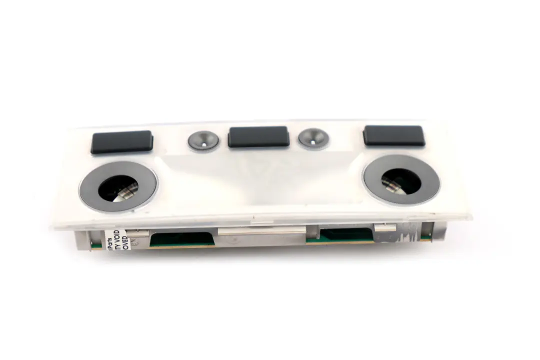 BMW E65 E66 Lampka Wnętrza Kabiny Podsufitki Przód - SKU 8379699 - Numer Części 63318379699