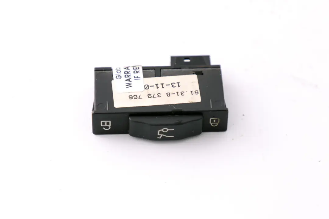 Przycisk Przełącznik Klapy do BMW E65 E90 E91 o numerze 8379766 BMW E65 E90 E91 Przycisk Przełącznik Klapy - SKU 8379766 - Numer Części 8379766