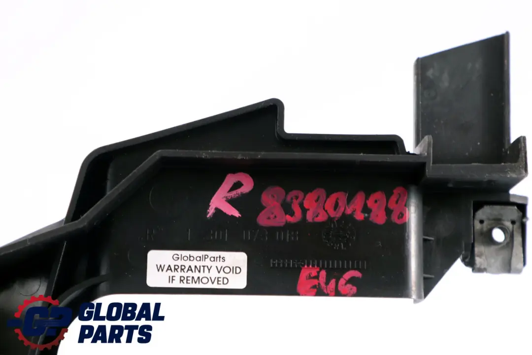 Soporte del faro delantero derecho para BMW E46 con número de pieza 8380188 BMW E46 Soporte del faro delantero derecho - SKU 8380188 - Número de pieza 8380188