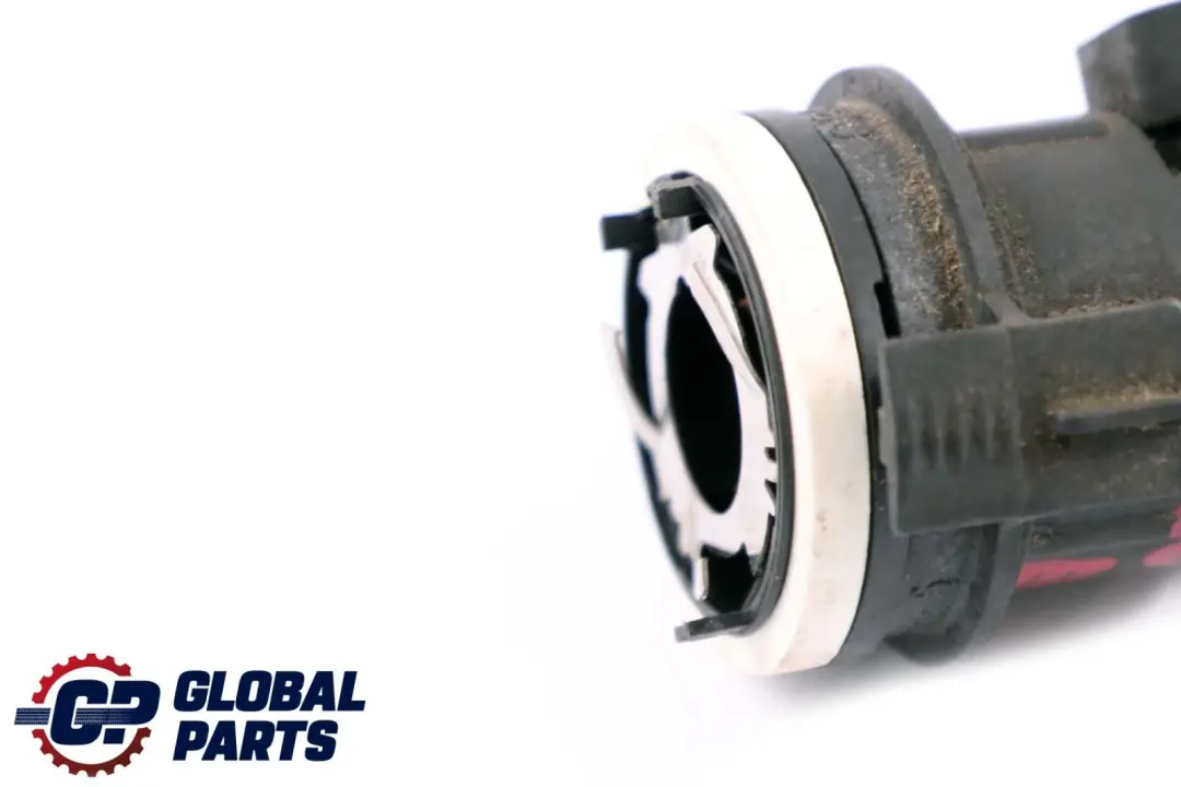 Lampenträger Fernlicht für BMW 3 er E46 mit Teilenummer 8380207 BMW 3 er E46 Lampenträger Fernlicht - SKU 8380207 - Teilenummer 8380207