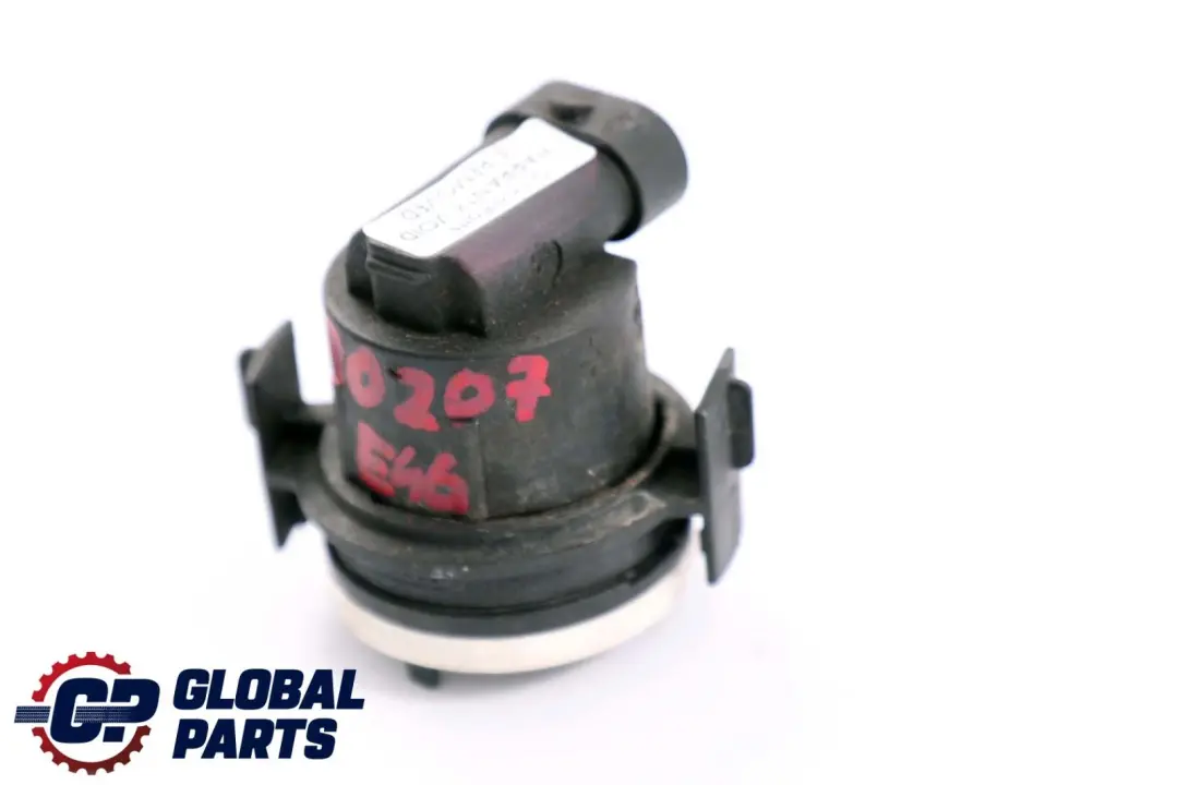 Lampenträger Fernlicht für BMW 3 er E46 mit Teilenummer 8380207 BMW 3 er E46 Lampenträger Fernlicht - SKU 8380207 - Teilenummer 8380207