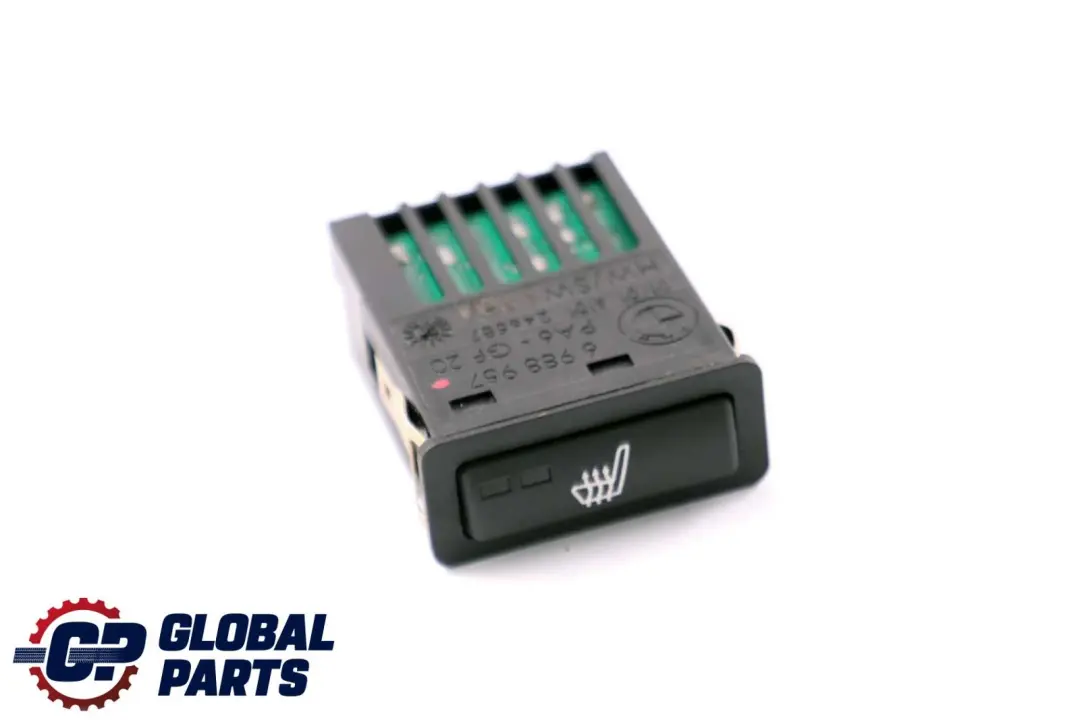 Interrupteur Console Centrale Siège Arrière Chauffant 6988957 pour BMW X5 E53 à propos du numéro de pièce 8381303 BMW X5 E53 Interrupteur Console Centrale Siège Arrière Chauffant 6988957 - SKU 8381303 - Numéro de pièce 8381303