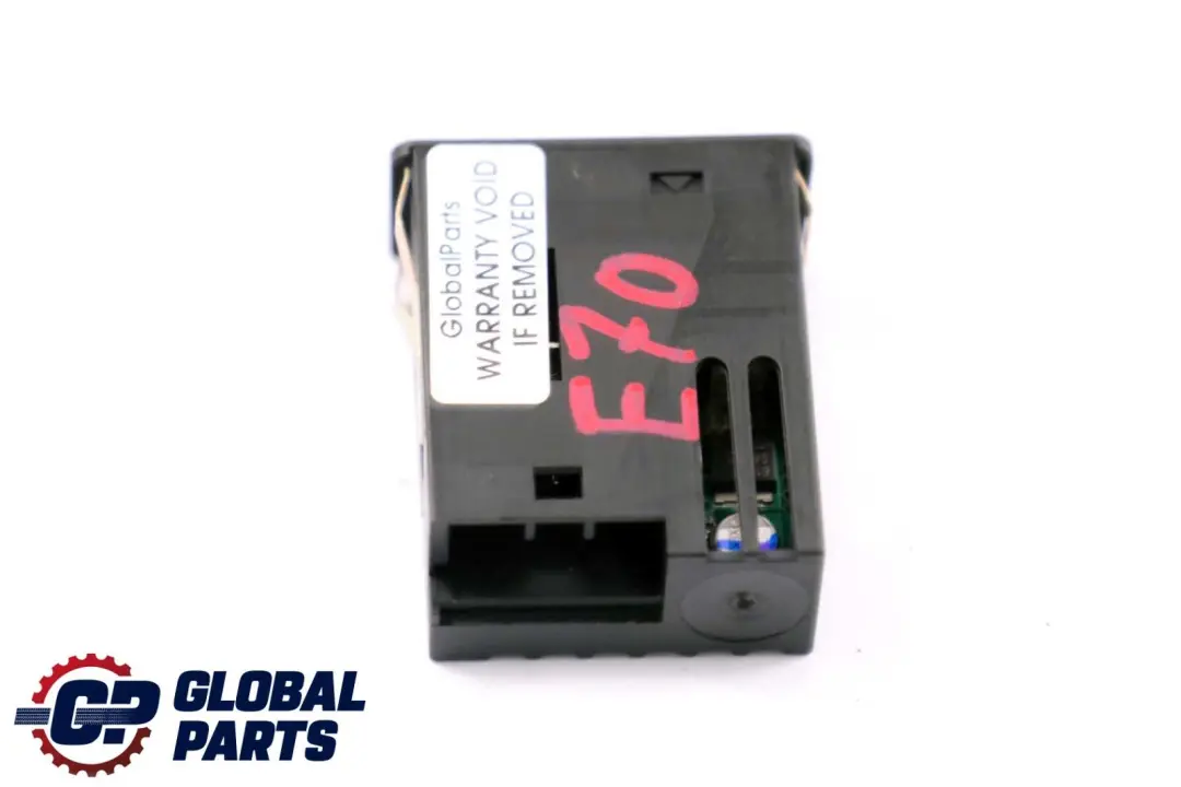 Interrupteur Console Centrale Siège Arrière Chauffant 6988957 pour BMW X5 E53 à propos du numéro de pièce 8381303 BMW X5 E53 Interrupteur Console Centrale Siège Arrière Chauffant 6988957 - SKU 8381303 - Numéro de pièce 8381303