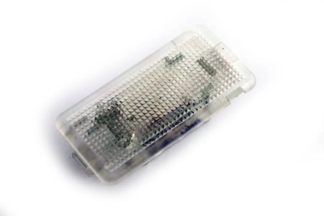 BMW X5 Serie E53 Lampe Logem.de Bagag./Hayon Arriere - SKU 8382358 - Numéro de pièce 8382358