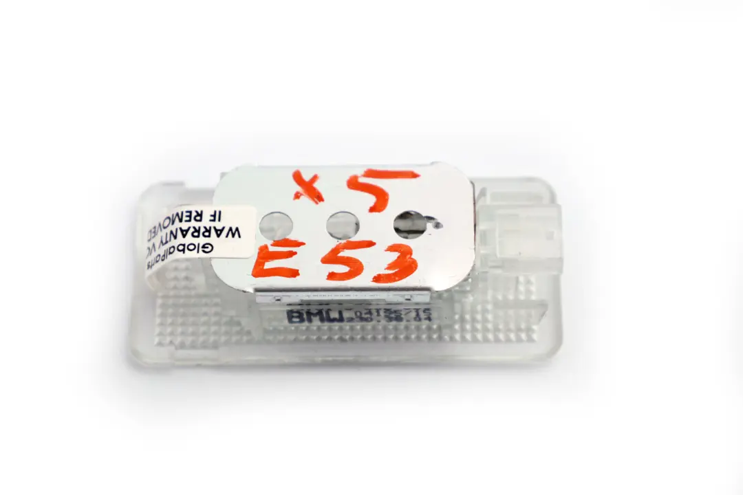 Lampka Bagażnika Oświetlenie do BMW X5 E53 o numerze 8382358 BMW X5 E53 Lampka Bagażnika Oświetlenie - SKU 8382358 - Numer Części 8382358