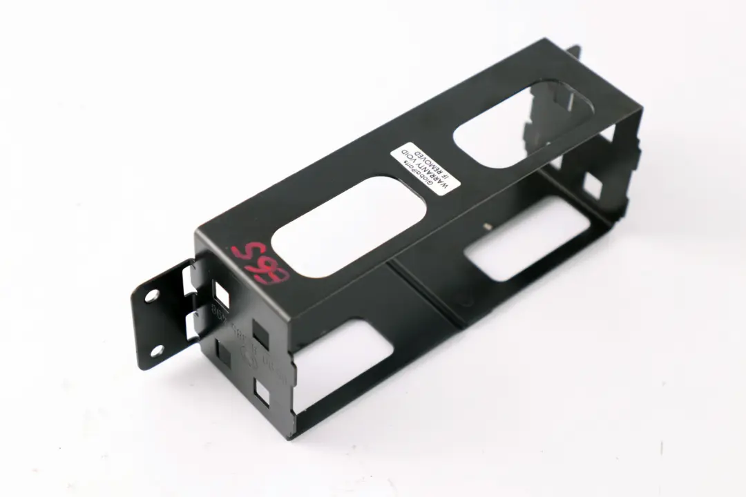 Supporto Staffa Computer di Navigazione per BMW E65 E66 E67 con numero di parte 8385498 BMW E65 E66 E67 Supporto Staffa Computer di Navigazione - SKU 8385498-1 - Numero di parte 8385498