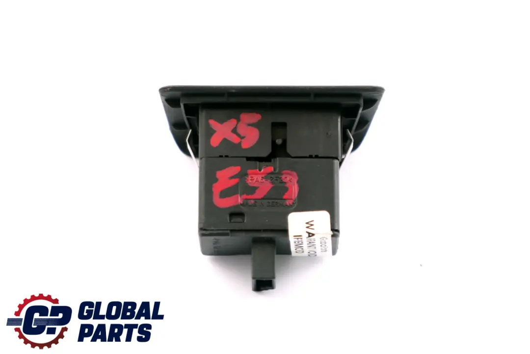 Pulsante Alzacristallo Posteriore Sinistro per BMW X5 Series E53 con numero di parte 8385955 BMW X5 Series E53 Pulsante Alzacristallo Posteriore Sinistro - SKU 8385955 - Numero di parte 8385955