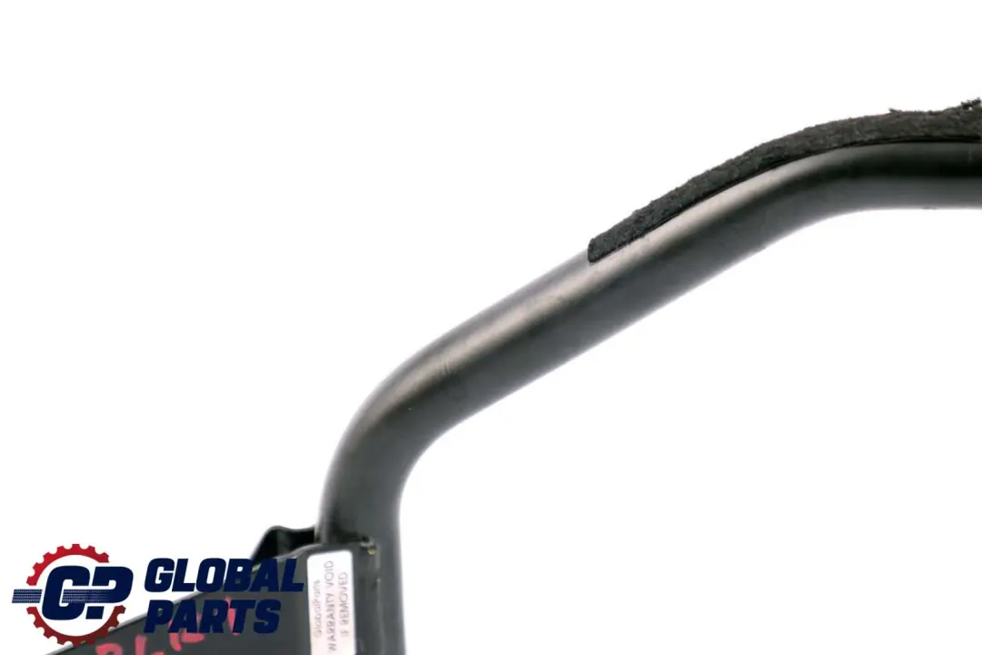 Cavo copertura cerniera pieghevole Top Flap sinistra per BMW E46 Cabrio con numero di parte 8386731 BMW E46 Cabrio Cavo copertura cerniera pieghevole Top Flap sinistra - SKU 8386731-BLK1 - Numero di parte 8386731