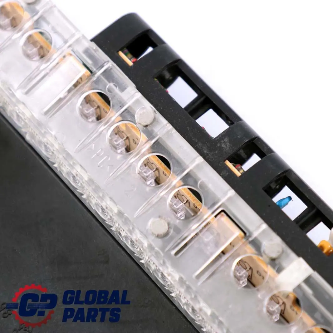 Dritte Bremsleuchte Weiss für BMW 3 er E46 Limousine mit Teilenummer 8386963 BMW 3 er E46 Limousine Dritte Bremsleuchte Weiss - SKU 8386963 - Teilenummer 8386963