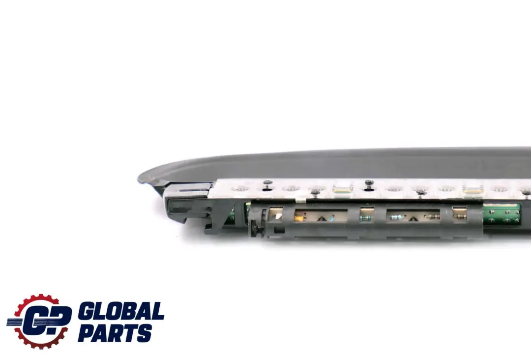 BMW E46 Feu De Freinage Arrière Troisième Feu Stop Central Noir - SKU 8386965 - Numéro de pièce 8386965