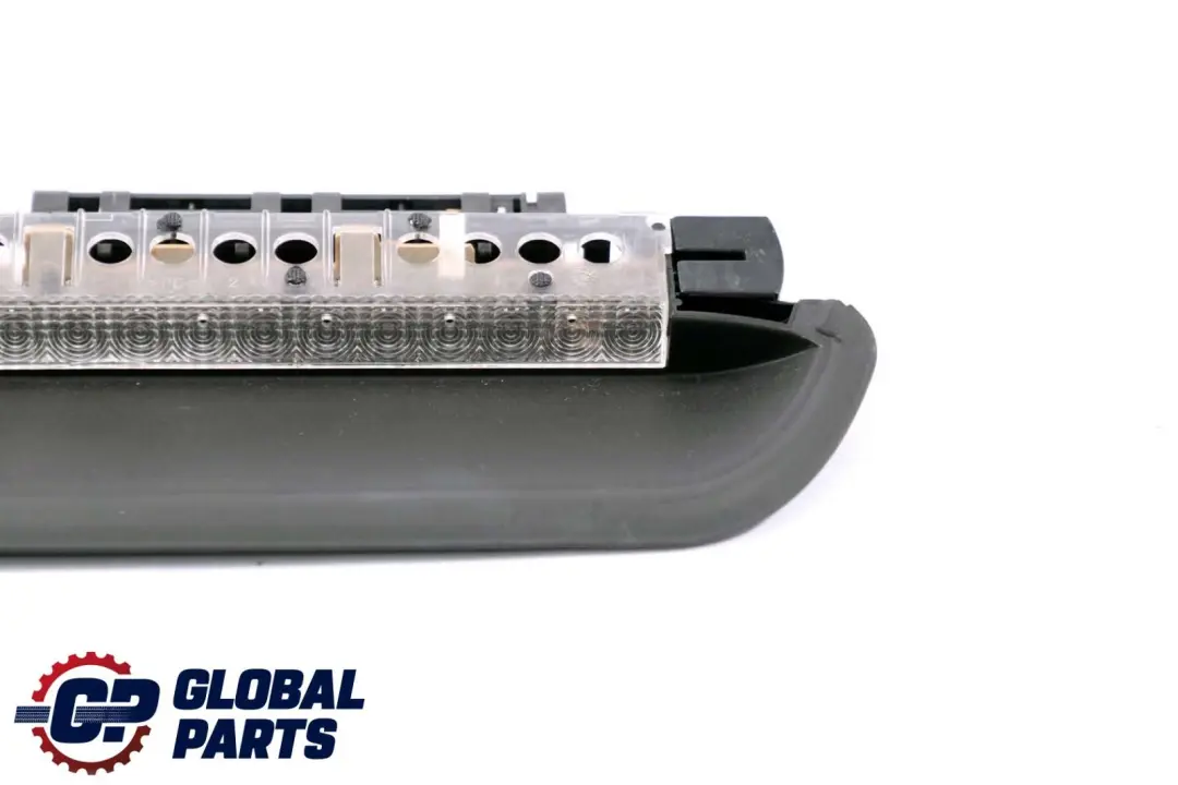 Luz De Freno Trasera Tercera Luz De Freno Central Negro para BMW E46 con número de pieza 8386965 BMW E46 Luz De Freno Trasera Tercera Luz De Freno Central Negro - SKU 8386965 - Número de pieza 8386965