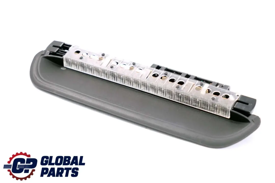 Luce Freno Posteriore Terza Lampada Stop Centrale Nero per BMW E46 con numero di parte 8386965 BMW E46 Luce Freno Posteriore Terza Lampada Stop Centrale Nero - SKU 8386965 - Numero di parte 8386965