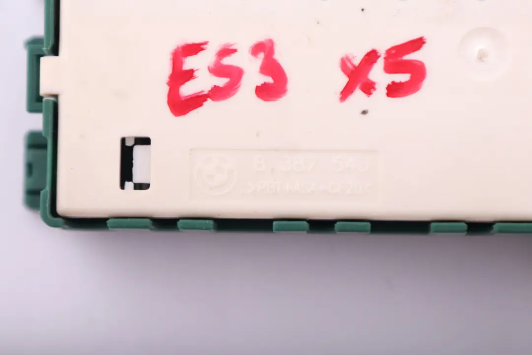 BMW X5 E39 E53 Fuse Box Housing 8 Fold Voltage Regulator Boot - SKU 8387541 - Part number 6924976