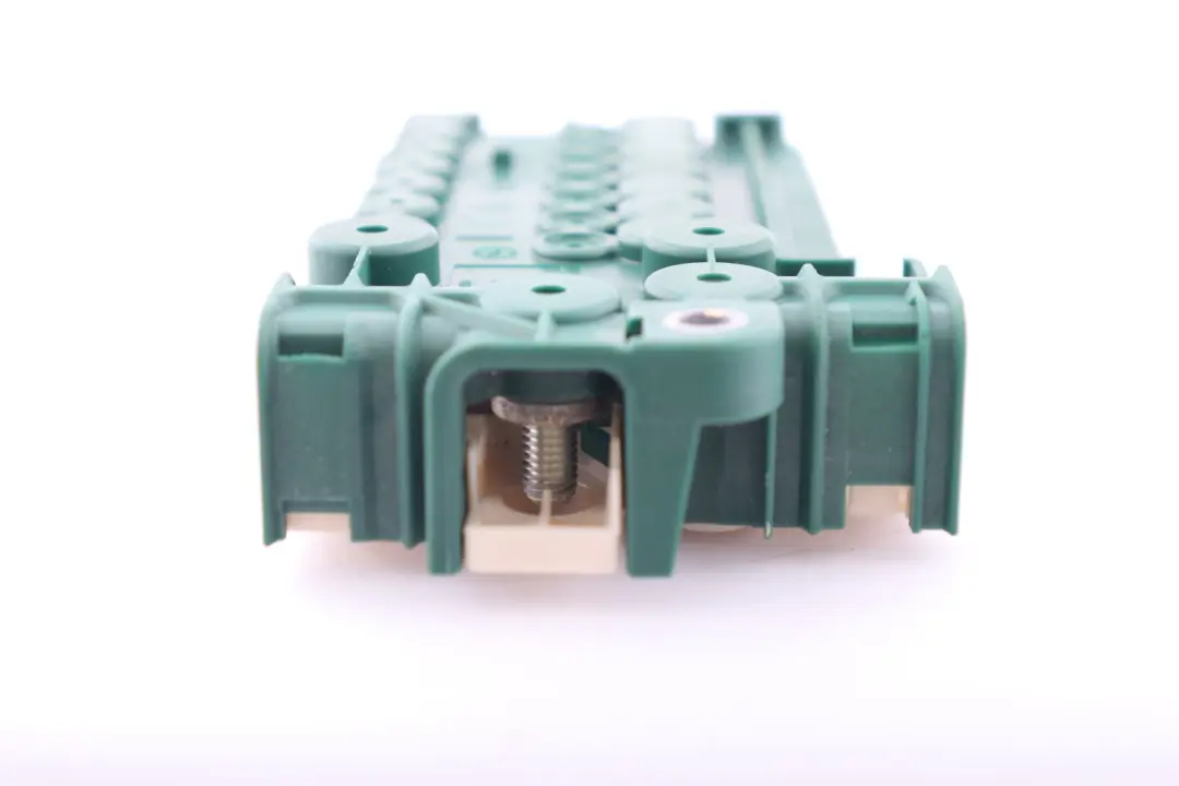 Caja De Fusibles 8 Pliegues Regulador De Voltaje Bota para BMW E39 E53 con número de pieza 6924976 BMW E39 E53 Caja De Fusibles 8 Pliegues Regulador De Voltaje Bota - SKU 8387541 - Número de pieza 6924976