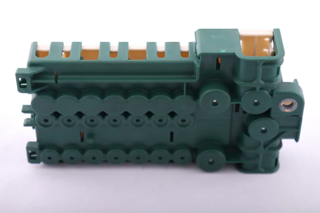 Sicherungsgehäuse 8-fach für BMW X5 E39 E53 mit Teilenummer 6924976 BMW X5 E39 E53 Sicherungsgehäuse 8-fach - SKU 8387541 - Teilenummer 6924976