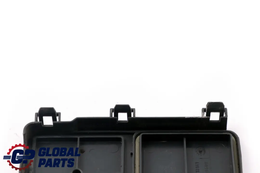 Pokrywa Złącza Zasilania Obudowa B plus do BMW E65 o numerze 8387568 BMW E65 Pokrywa Złącza Zasilania Obudowa B plus - SKU 8387568-1 - Numer Części 8387568