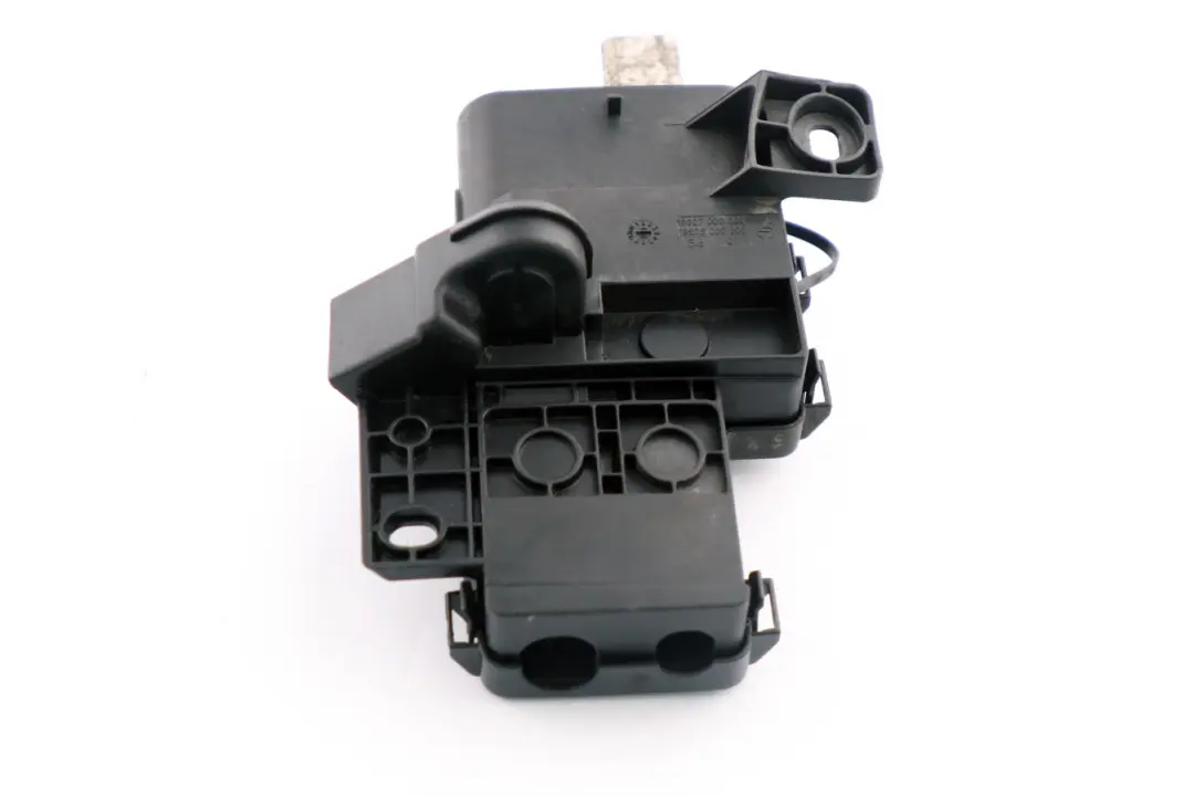 Coperchio Base B+ Scompartimento Motore per BMW E65 E66 con numero di parte 8387568 BMW E65 E66 Coperchio Base B+ Scompartimento Motore - SKU 8387568 - Numero di parte 8387568