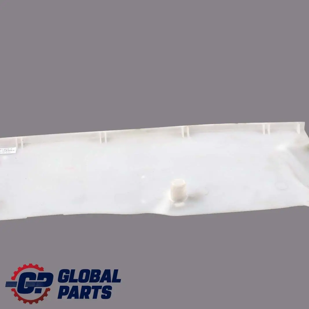 Cubre Cable Trasero Derecho Recorte para BMW E53 con número de pieza 8402136 BMW E53 Cubre Cable Trasero Derecho Recorte - SKU 8402136 - Número de pieza 8402136