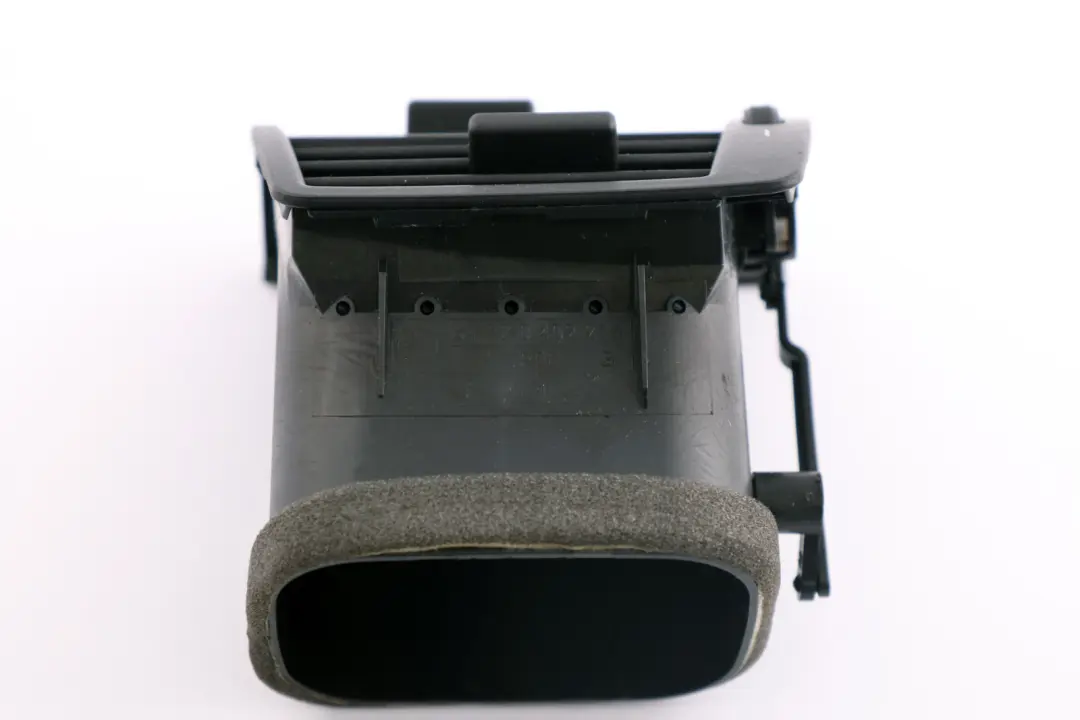 Aire Fresco Delantero Derecho Salpicadero Rejilla para BMW X5 E53 con número de pieza 64228402216 BMW X5 E53 Aire Fresco Delantero Derecho Salpicadero Rejilla - SKU 8402216 - Número de pieza 64228402216