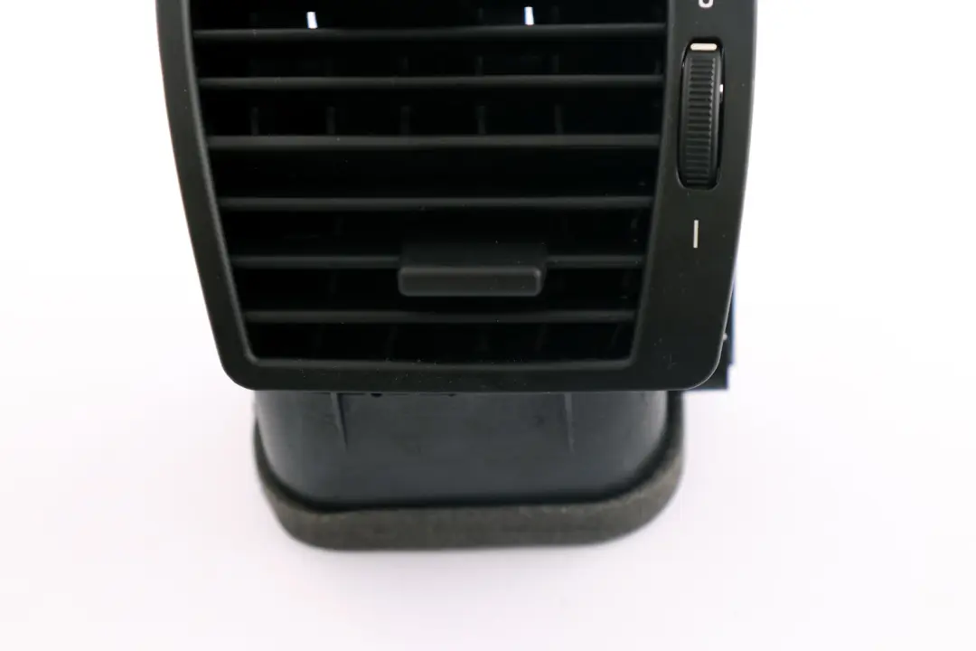 Aire Fresco Delantero Derecho Salpicadero Rejilla para BMW X5 E53 con número de pieza 64228402216 BMW X5 E53 Aire Fresco Delantero Derecho Salpicadero Rejilla - SKU 8402216 - Número de pieza 64228402216