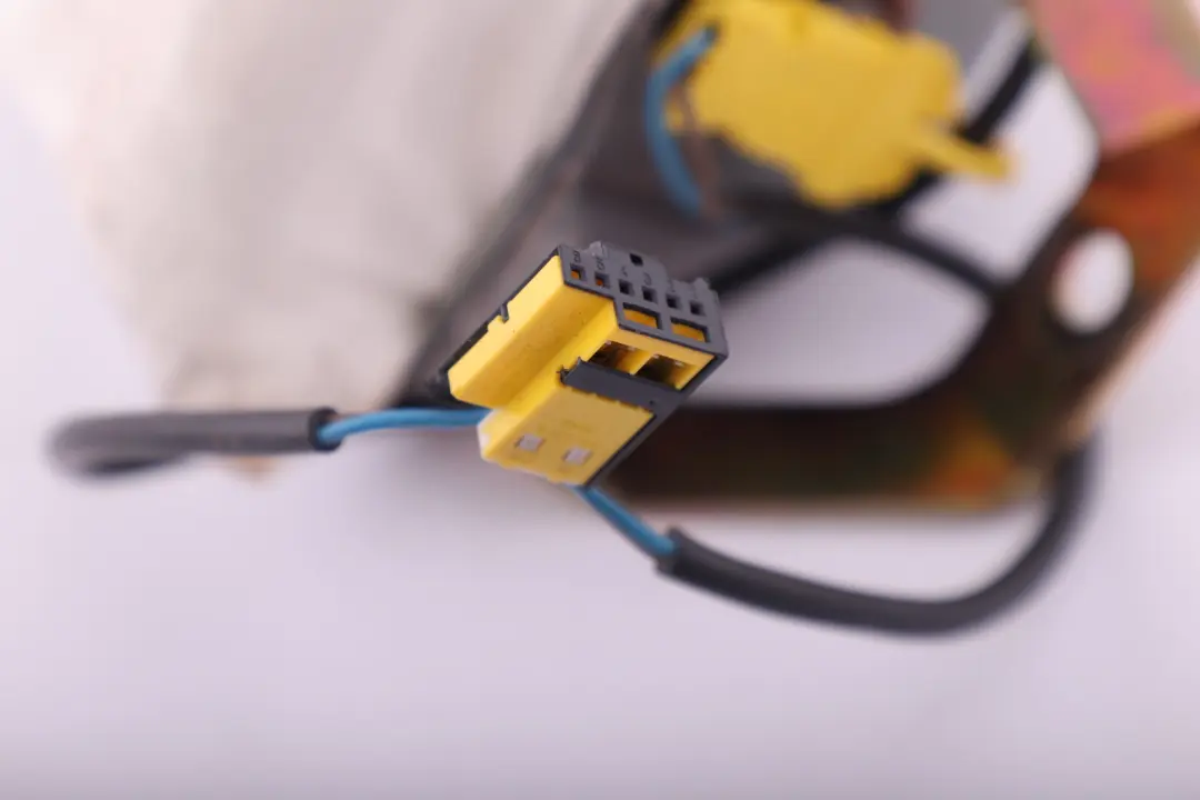 Poduszka Powietrzna Airbag Deski Rozdzielczej Pasażera do BMW E53 X5 o numerze 72127131125 BMW E53 X5 Poduszka Powietrzna Airbag Deski Rozdzielczej Pasażera - SKU 8402260 - Numer Części 72127131125