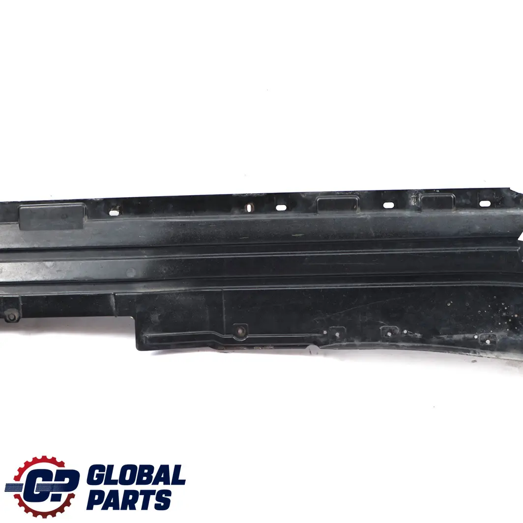 BMW X5 Series E53 Panneau d'habillage de bas de caisse arriere droit - SKU 8402438 - Numéro de pièce 8402438