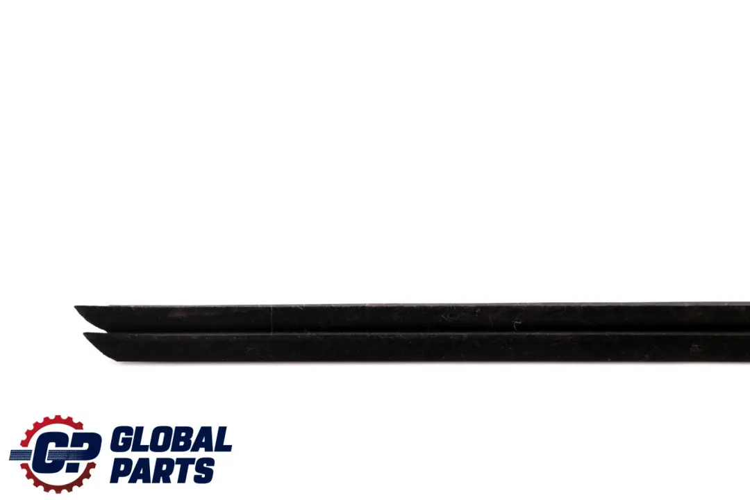 Chiusino Interno Destro Nero Porta Davanti Guarnizione per BMW X5 E53 con numero di parte 8402556 BMW X5 E53 Chiusino Interno Destro Nero Porta Davanti Guarnizione - SKU 8402556 - Numero di parte 8402556