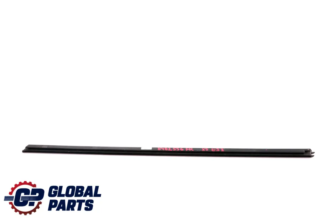 Listwa Szyby Drzwi Prawy Przód do BMW X5 E53 o numerze 8402556 BMW X5 E53 Listwa Szyby Drzwi Prawy Przód - SKU 8402556 - Numer Części 8402556