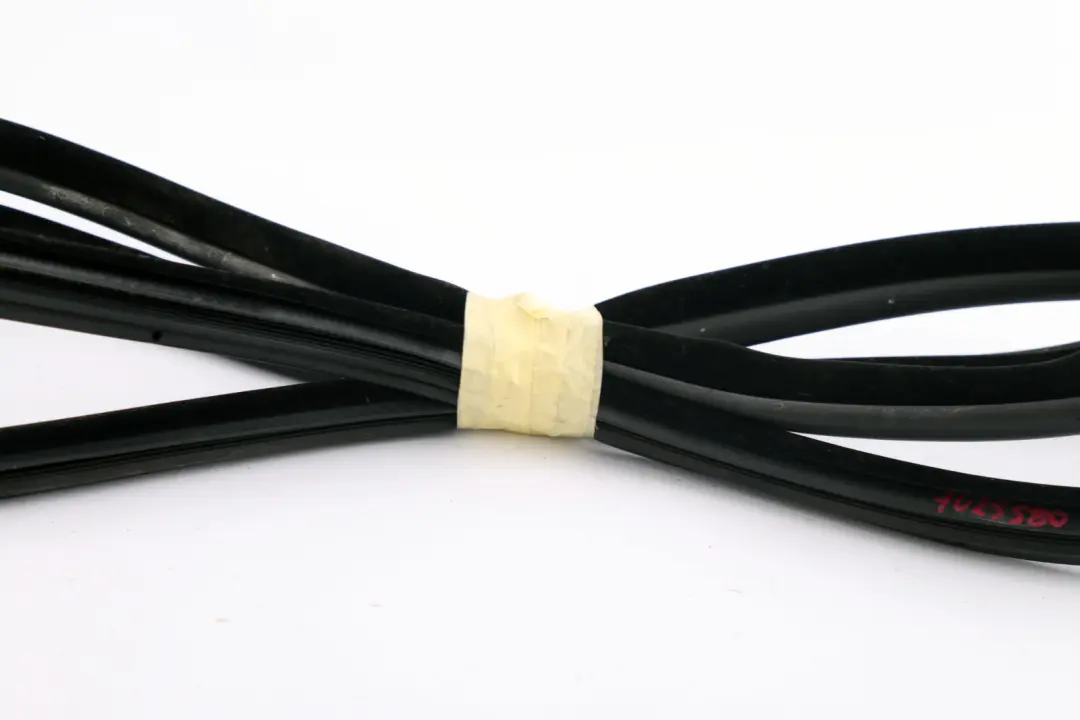 BMW X5 E53 Uszczelka Drzwi Tył Lewy Prawy - SKU 8402585 - Numer Części 7025580