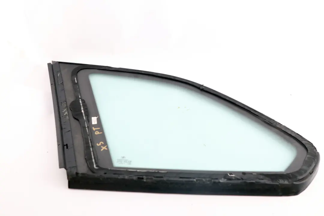 Green Window Glass Rear Right O/S AS2 to BMW X5 Series E53 with Part number 8402620 BMW X5 Series E53 Green Window Glass Rear Right O/S AS2 - SKU 8402620 - Part number 8402620