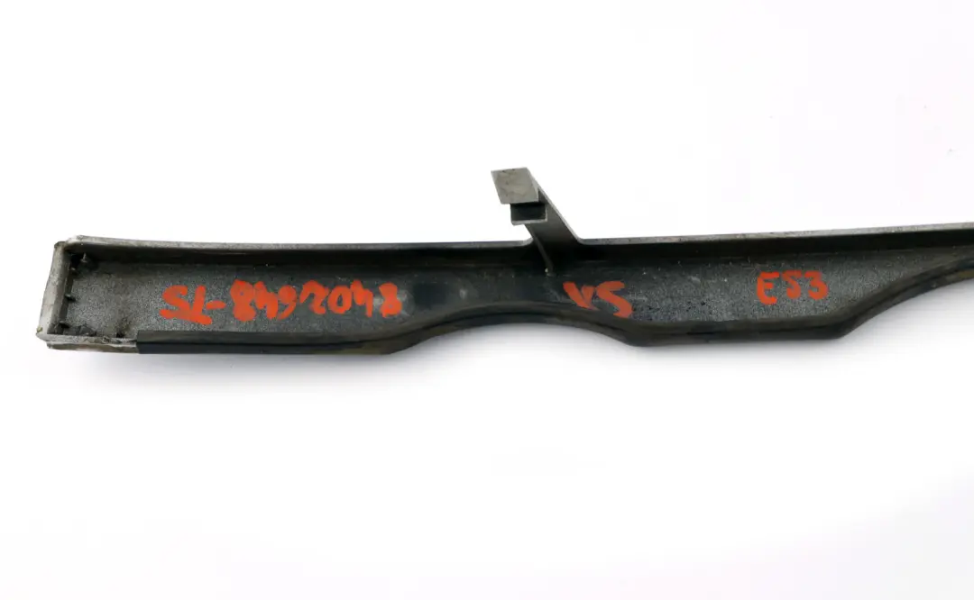 Tapa del faro derecho Panel De ajuste O / S Titansilber para BMW E53 con número de pieza 8402648 BMW E53 Tapa del faro derecho Panel De ajuste O / S Titansilber - SKU 8402648-TS - Número de pieza 8402648