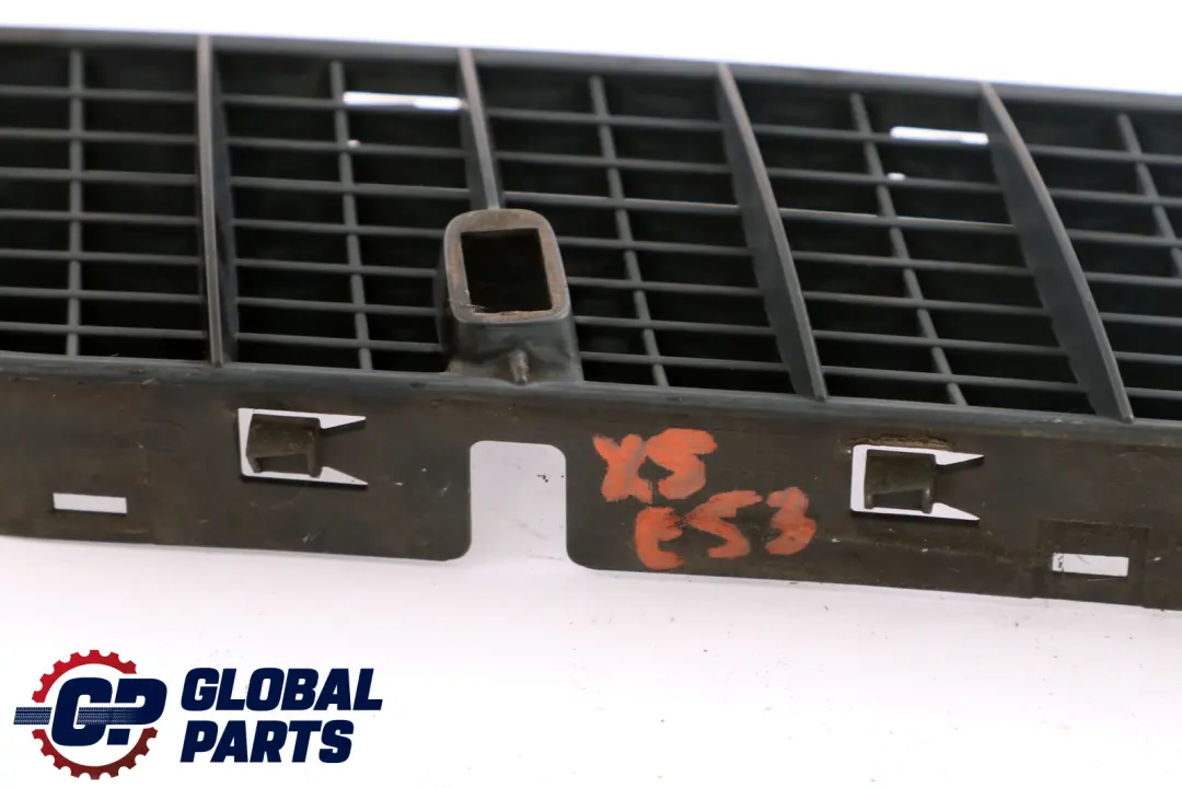 Griglia Di Ventilazione Rivestimento Esterno Destro per BMW X5 E53 con numero di parte 8402670 BMW X5 E53 Griglia Di Ventilazione Rivestimento Esterno Destro - SKU 8402670 - Numero di parte 8402670